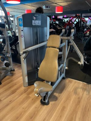 18 Aparate Fitness LifeFitness